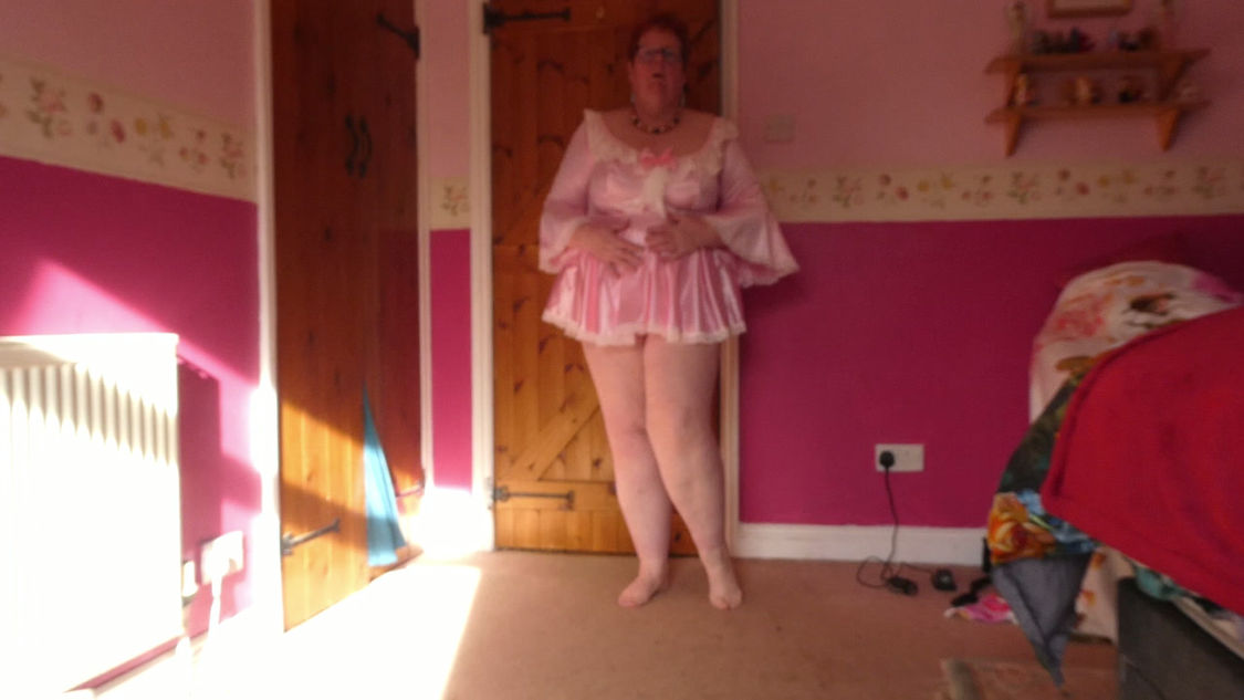 pink satin dress - Made with Clipchamp